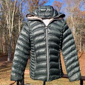 Laundry by Shelli Segal Green puffer jacket w/silver zips and animal trim sz  M